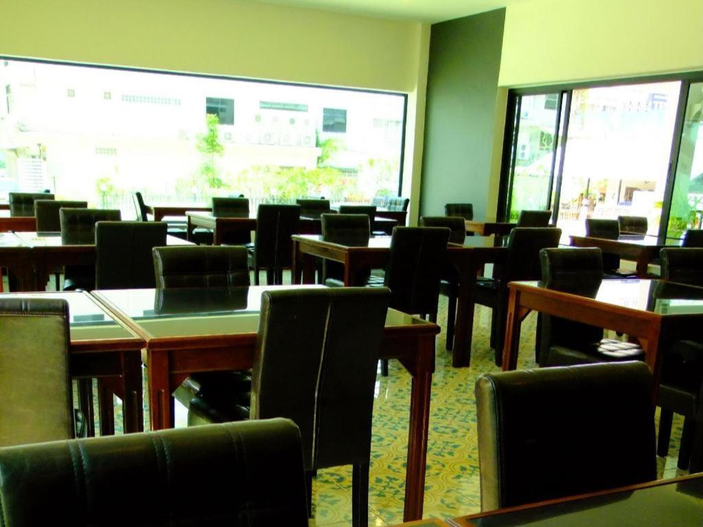 Chada Veranda Hotel Хон Каен Экстерьер фото